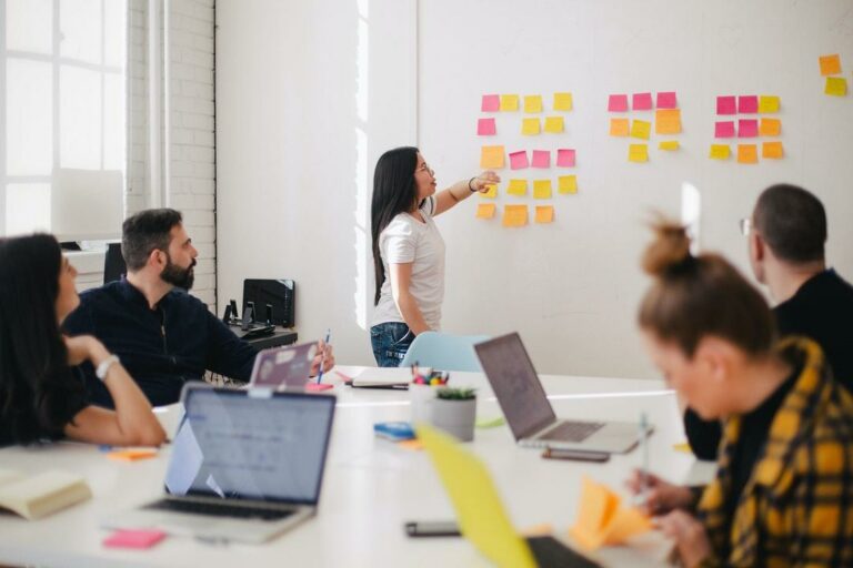 CHOOSE A COWORKING SPACE